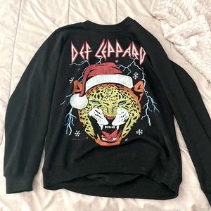 def leopard crew neck